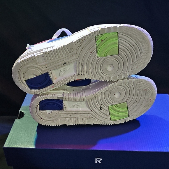 *Like New* Nike Womans Airforce 1 Pixel Lows - Picture 8 of 11